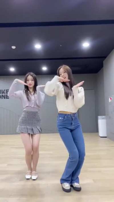 [230321] Yujin &amp;amp; Xiaoting TikTok update: ✨✨#XiaoJin