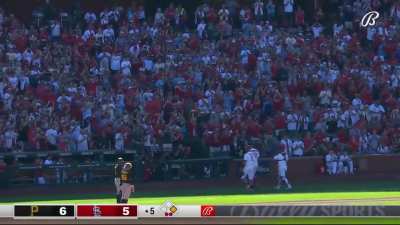 When pulling Adam Wainwright, Cardinals manager Oli Marmol replaces Pujols and Molina and they walk off together