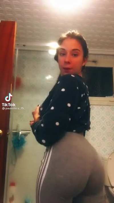 Didn&rsquo;t expect that! Perfect Ass😋