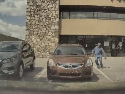 Car thief gets caught by owner, gets beaten down