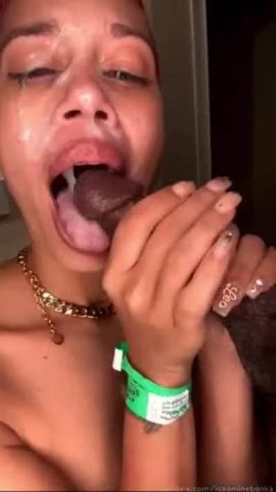 Deep throat her shit