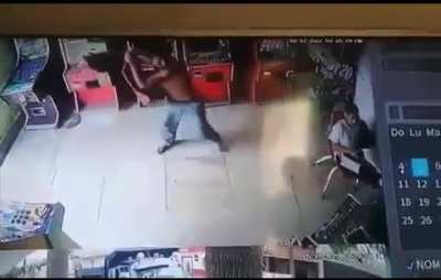 Mentally Sick Man Slams Chair into Kid&rsquo;s Head