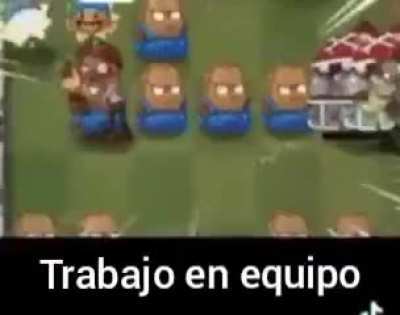 Yo y mi amigo trabajando en equipo para hacer las tareas