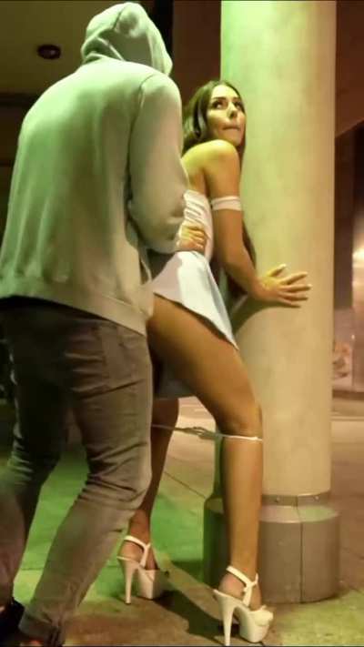 Quickie in The Alley