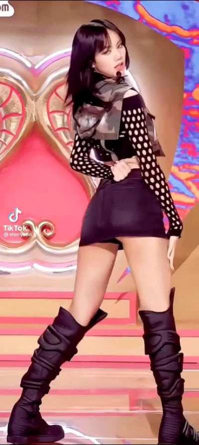 Lisa 🍑🤤