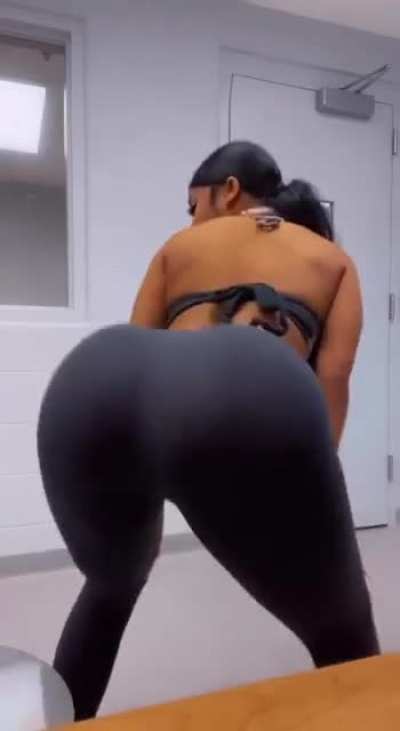 Rubis 🍑 Move Like Water 
