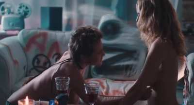 Heather Graham & Jaime Winstone - Boogie Woogie (2009)
