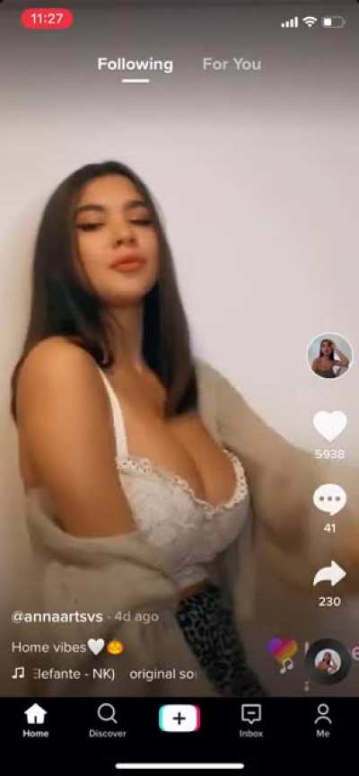 Busty Anna
