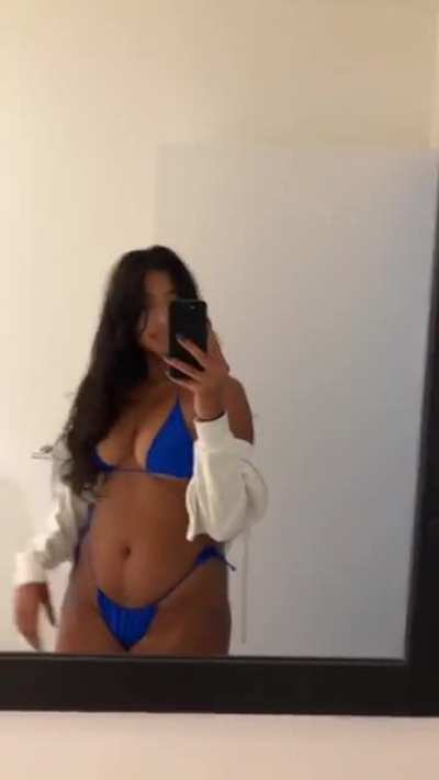 Huge slutty tits