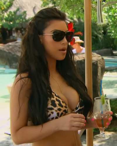 Kim in bikini