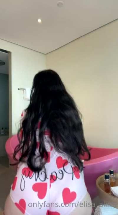 elisa aline nudes wehr mehr will kostet nur 3&euro; pro video zahlungs methode paypal schreibt mir eine dm !kein fake!