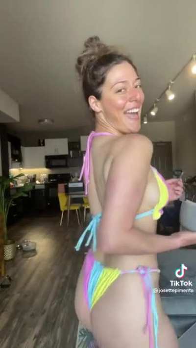 She&rsquo;s hot