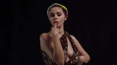 Selena Gomez signals you she wants something...