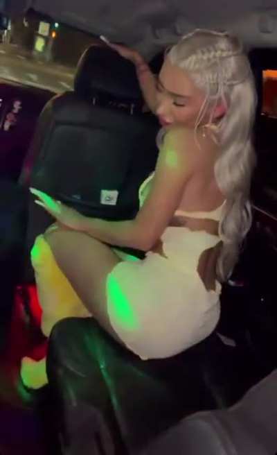 Shaking her ass 🍑