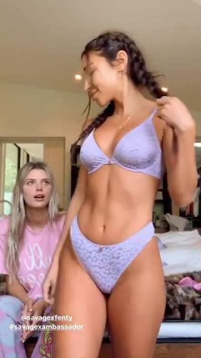 Who else wants a piece of both of them 😍🥵