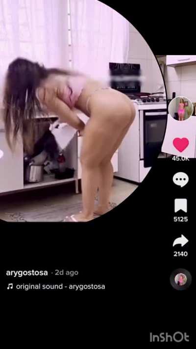 O..M..G thick AF!