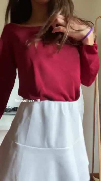 Do you like when little students show themselves naked?🙈
