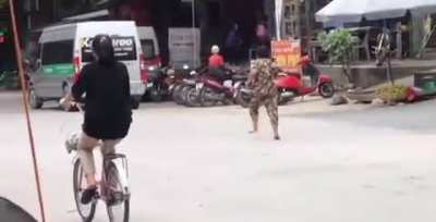 Vietnamese granny fight 😂