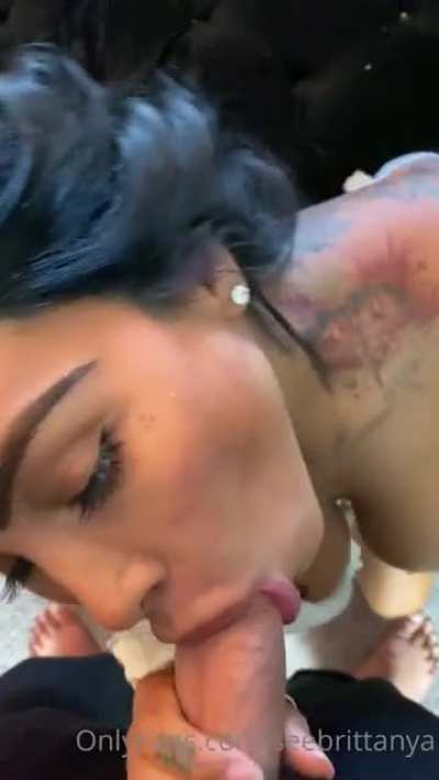 Britt sucking Dick🥜