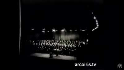 El candidato a diputado por el Partido Socialista, Silvio L. Ruggieri habla sobre quienes son los referentes de su partido y del socialismo argentino, durante un acto en el Teatro Coliseo en 1931.