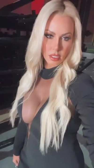 Cleavage 😍