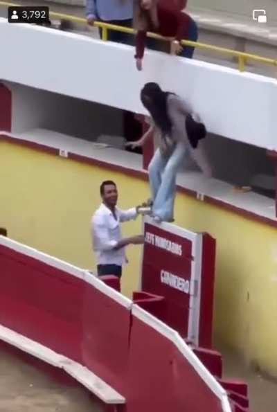 Tambi&eacute;n tu... est&aacute;s viendo y no vez