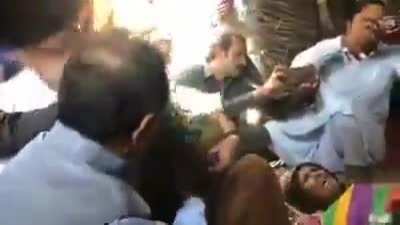 Pakistani Hindu Hari, curses and beats himself for being born as Hindu. His daughter was abducted and gang raped. She is in serious condition right now