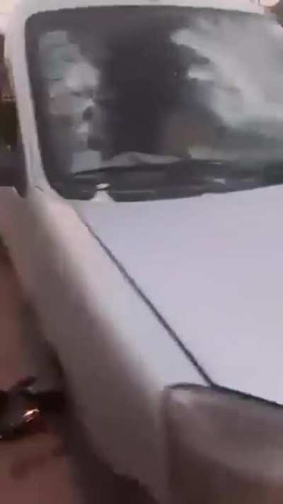 Gonzáles Catán: Vecinos capturaron a dos chorros que quisieron robarle a una chica