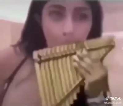 "Lebanese woman plays flute using only one hand!"