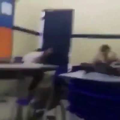 Escola pública né