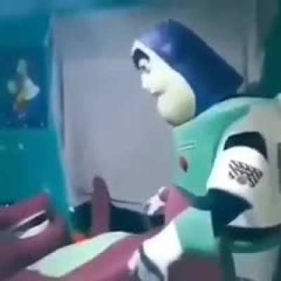 👀