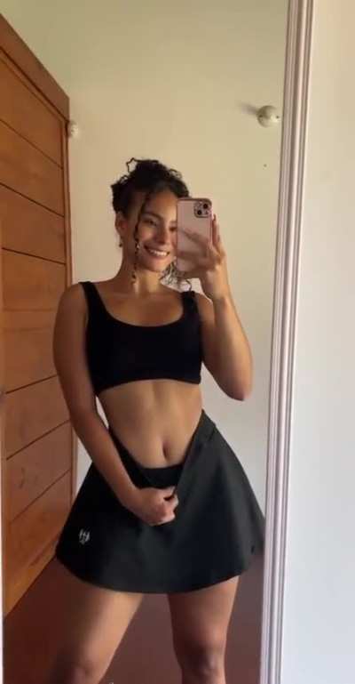 Emi (@xemily.smilesx)