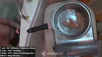 Bathtub streamer boils hot dogs