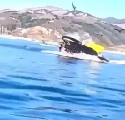 Bu, g&ouml;kten orospu yağsa &ouml;n&uuml;ne ayna d&uuml;şecek kişi işte.