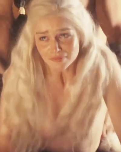 The way Emilia Clarke&rsquo;s tits and belly jiggles here is the hottest thing ever