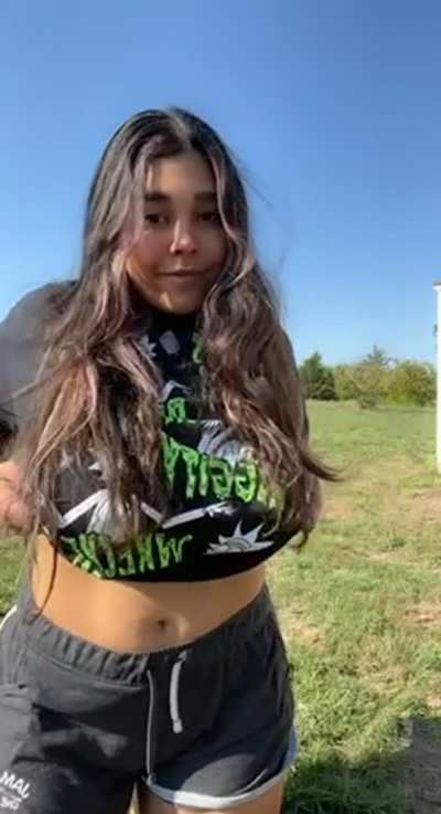 Do you like to fuck Latinas raw?