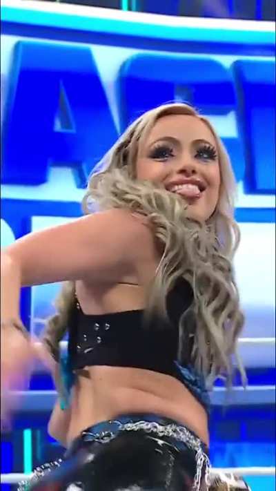 Liv : Spank Me