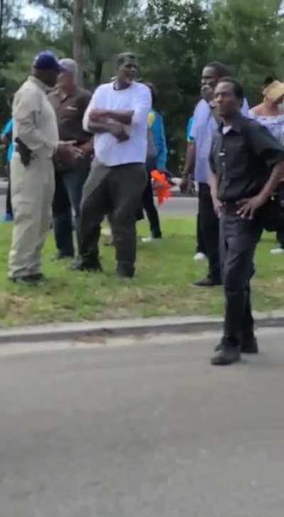 Can't Record Without Being Harrassed! Police &amp;amp; To Protect &amp;amp; Serve The People. But The Bahamian Police Have A Different Agenda!