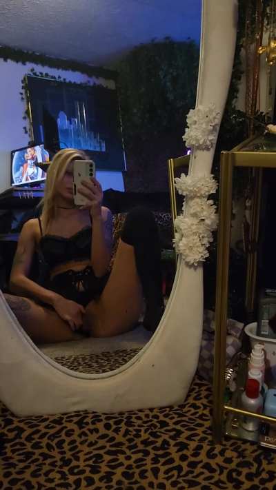 I love cumming &ndash; your new favorite smiling blonde