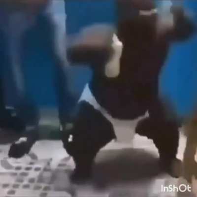 Sedo agam kul&uuml;bde istila ediyor, cenk veriyor.