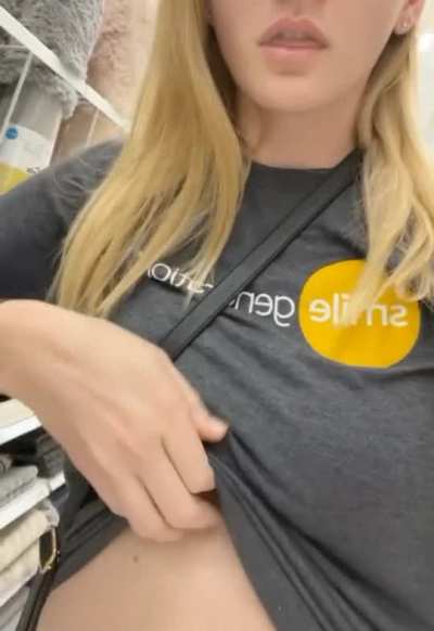 Dared to (f)lash while shopping