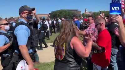[Justice] Leftist/Democrat/BLM protestors crash conservative rally at the National Mall, assault cops, get arrested