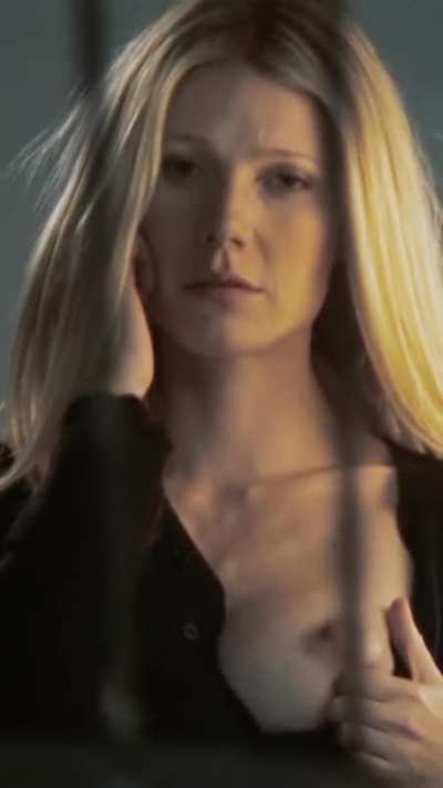 Gwyneth Paltrow showing her nipple