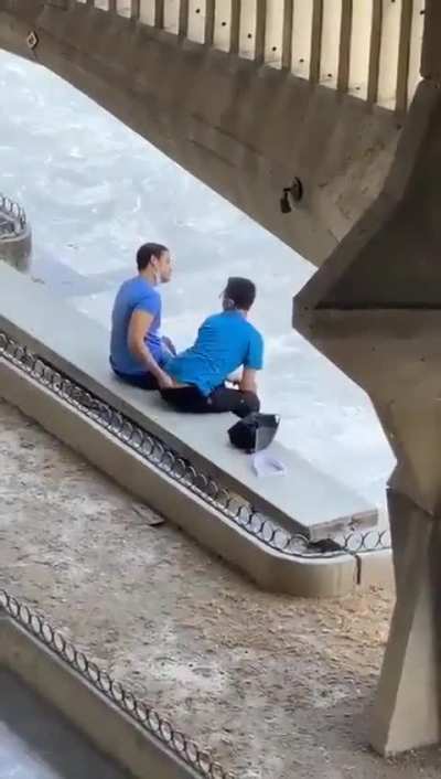 gay👉🤔irl