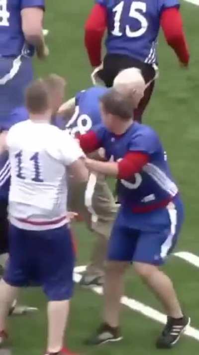 This 89 year-old WWII veteran who played for Kansas in 1948 gets to score one last touchdown.