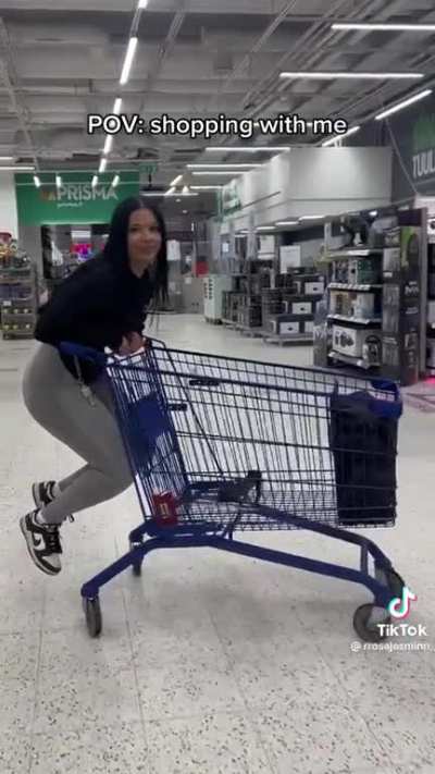 I'd be following right behind her @rrosajasminn
