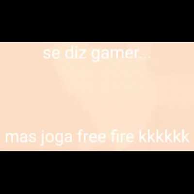 T&iacute;tulo t&aacute; aprendendo a botar gel agachado [OC]