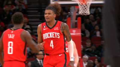 [Highlight] Rockets get the steal leading to a tough Garrison Mathews layup to put the Rockets up by 10 over the Timberwolves late in the 3rd quarter. Timberwolves forced to call a time out.