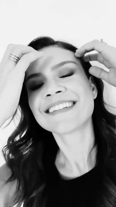 Tha&iacute;s Dias.