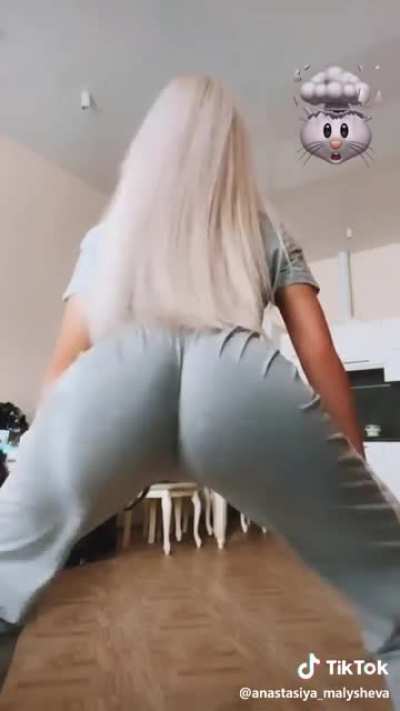 Y&rsquo;all know she had a ticky tok
